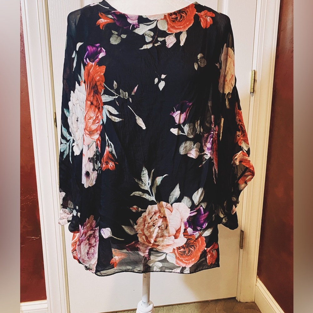 Moda Seta Flora Blouse.  Size Medium